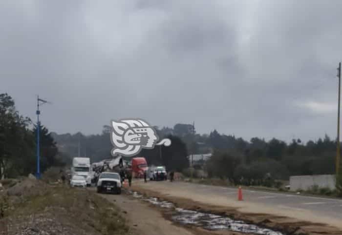 Autopista Córdoba-Puebla estuvo cerrada 19 horas por accidente de pipa