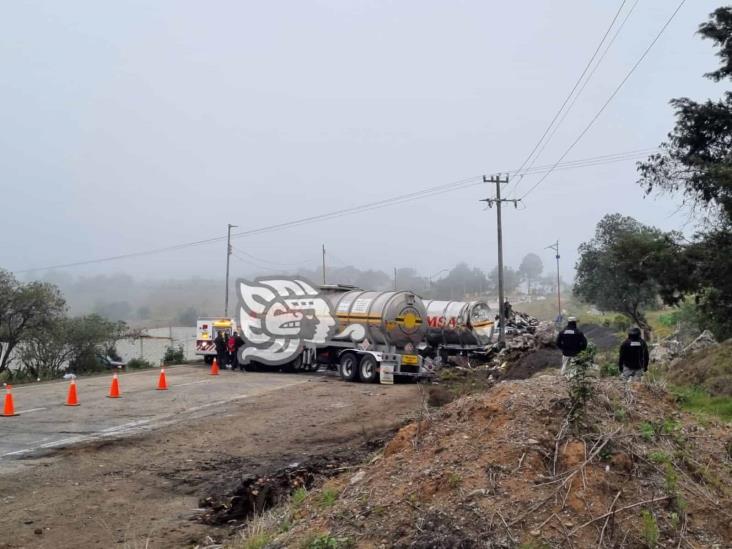 Autopista Córdoba-Puebla estuvo cerrada 19 horas por accidente de pipa