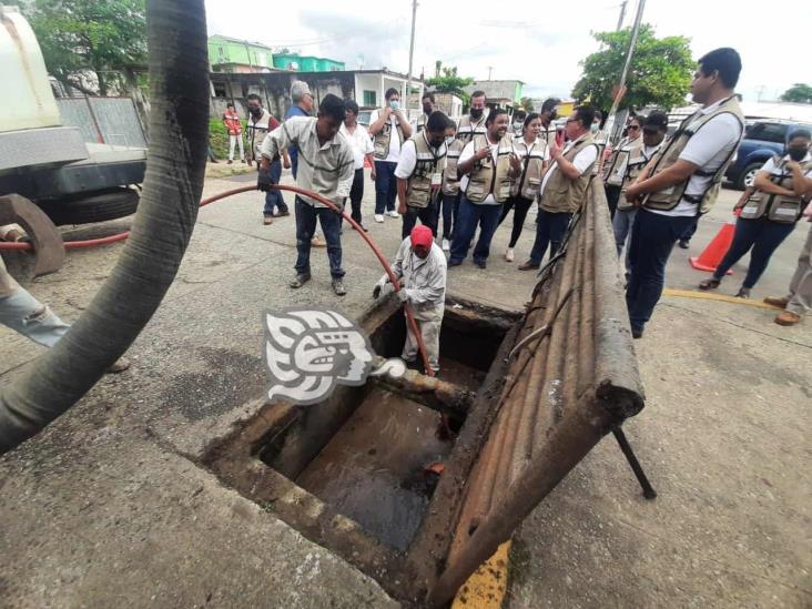 Agua Dulce inició el programa de desazolve de los sistemas de drenaje