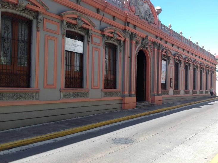 Brote de covid afecta clases en Colegio Preparatorio de Xalapa