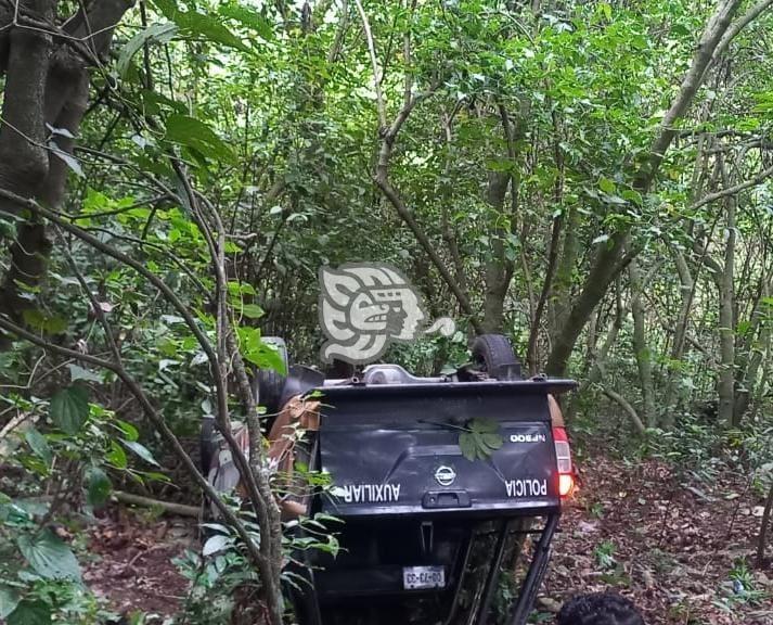 Vuelca patrulla del IPAX en carretera de Ixtaczoquitlán