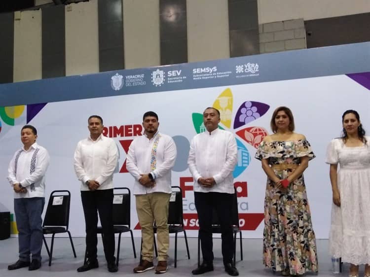Realizan Expo Feria Educativa Región Sotavento en el WTC de Boca del Río