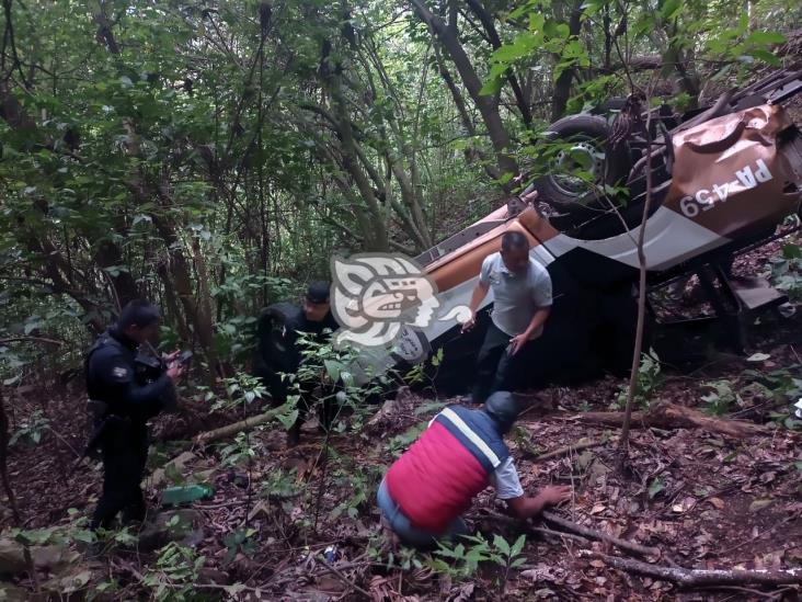 Vuelca patrulla del IPAX en carretera de Ixtaczoquitlán