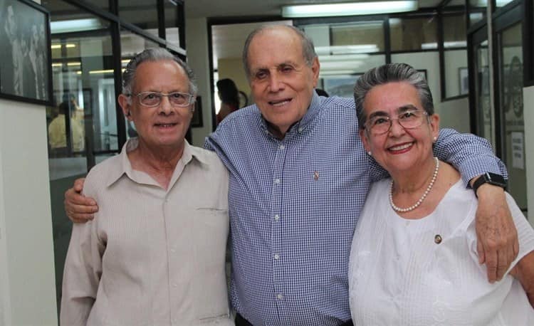 Entregan a José Pablo Robles Martínez el Premio Nacional de Periodismo (+video)