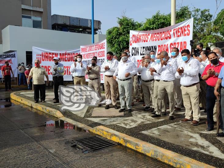 Protestan petroleros de Poza Rica; exigen servicio médico y abasto de medicamentos