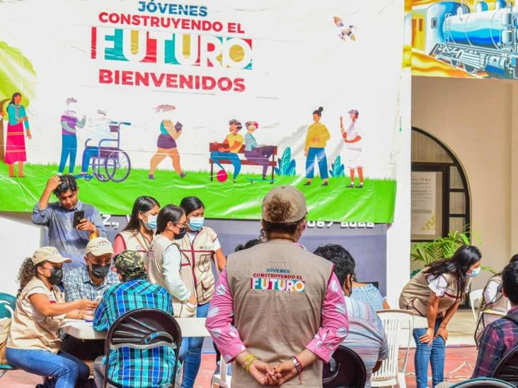 Acude a inscribirte a “Jóvenes Construyendo el Futuro”