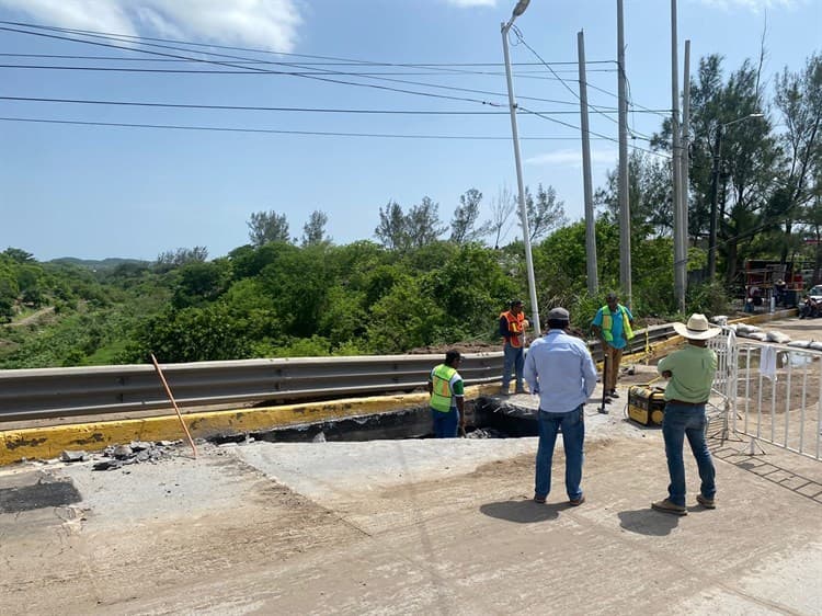 Retrasos de hasta una hora por cierre de Puente en Torrentes, en Veracruz