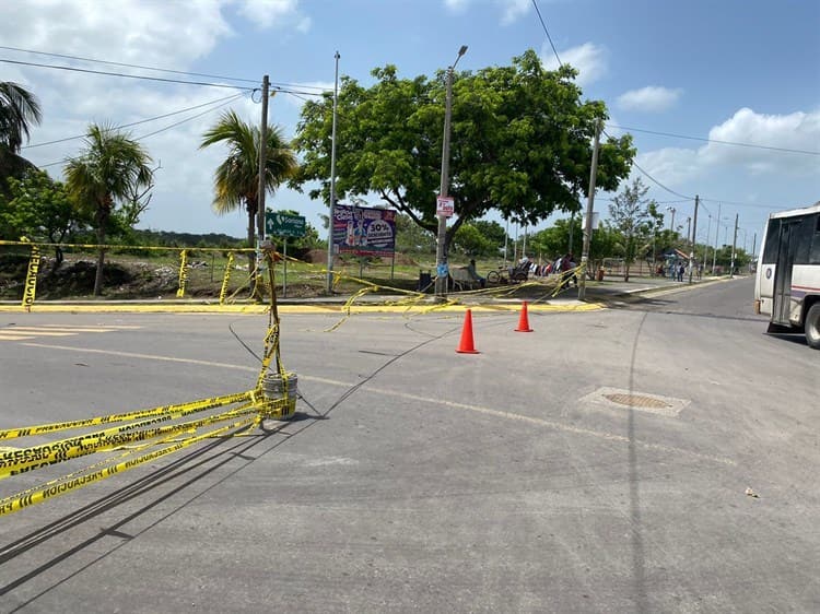 Retrasos de hasta una hora por cierre de Puente en Torrentes, en Veracruz