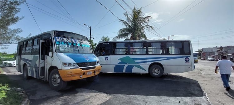 Estas son las rutas de los camiones tras el deslave del puente Torrentes (+Video)