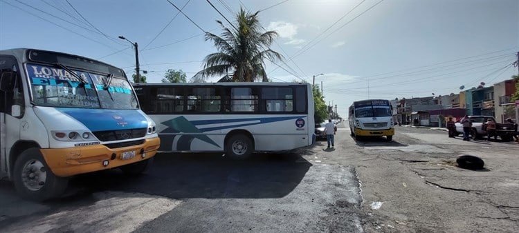 Estas son las rutas de los camiones tras el deslave del puente Torrentes (+Video)