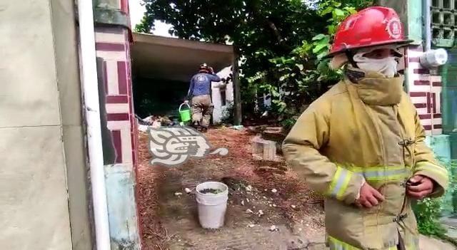 Quema de basura alertó a PC y Bomberos en el centro de Coatza