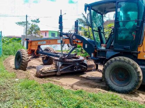 Ayuntamiento rehabilita calles y desazolva drenajes en Coatzacoalcos