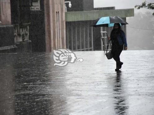 No olvides el paraguas; activan Alerta Gris por lluvias en Veracruz