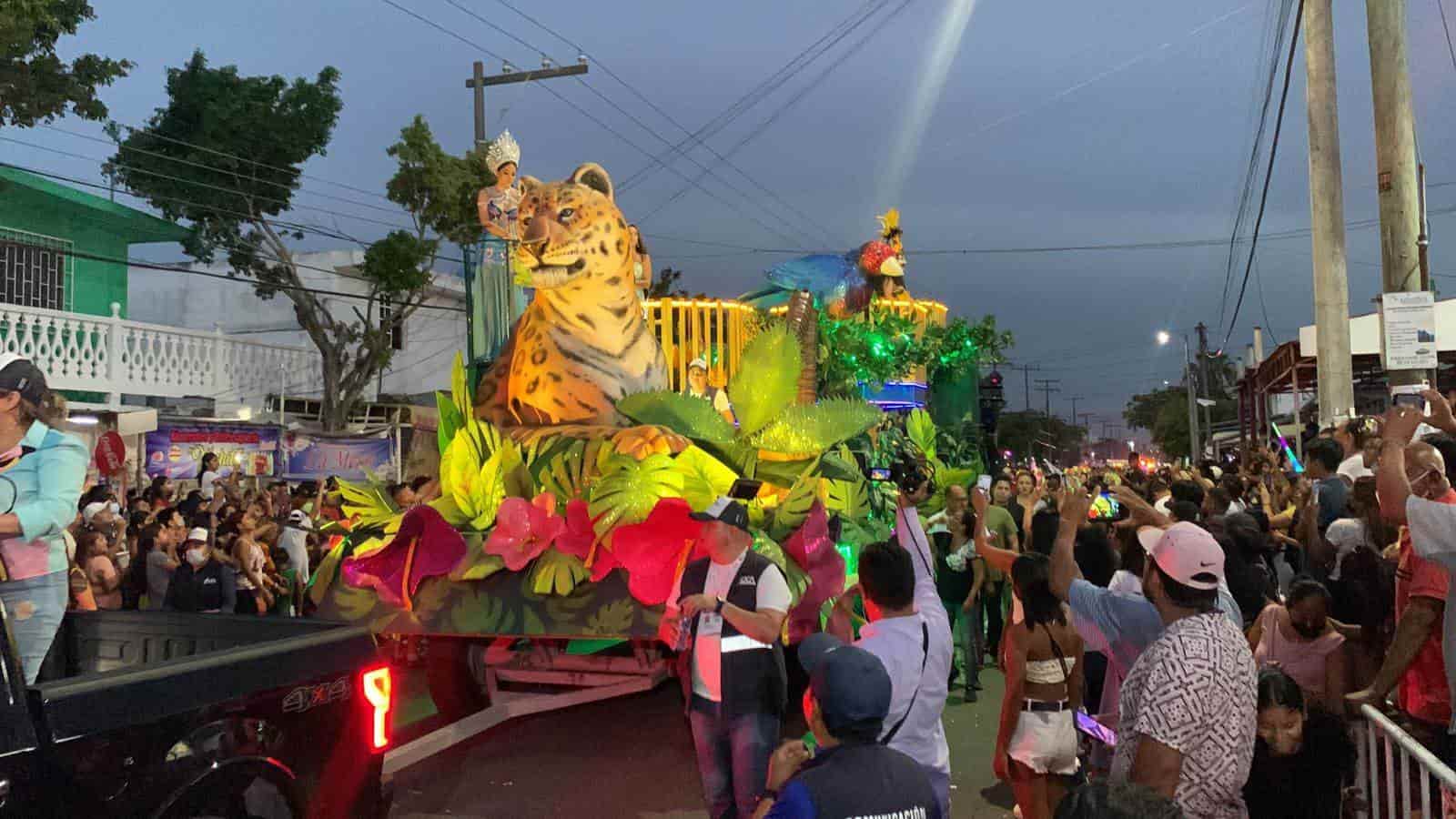 Esto deberás trabajar para pagar gradas si vas a asistir a los paseos del Carnaval