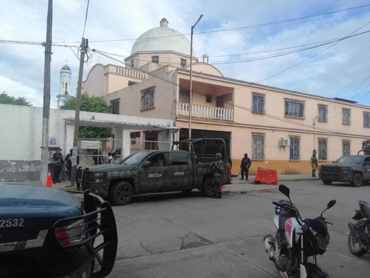 Trasladan a persona herida tras enfrentamiento con la SEDENA en Chacaltianguis