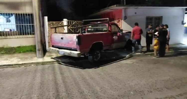 Camioneta se impacta contra casa en Playa Linda, en Veracruz