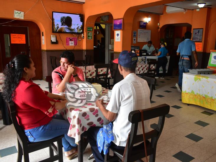 Favorable afluencia en restaurantes de Coatzacoalcos por Día del Padre