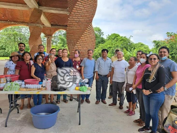 Apicultores reciben taller para elaboración productos artesanales