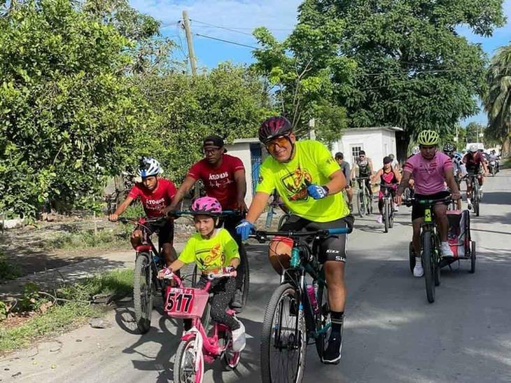 Se realizó la Primera Rodada por el Día del Padre en Úrsulo Galván