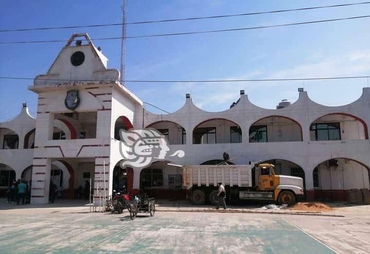 Sin acuerdo autoridades municipales de Las Choapas con el sindicato