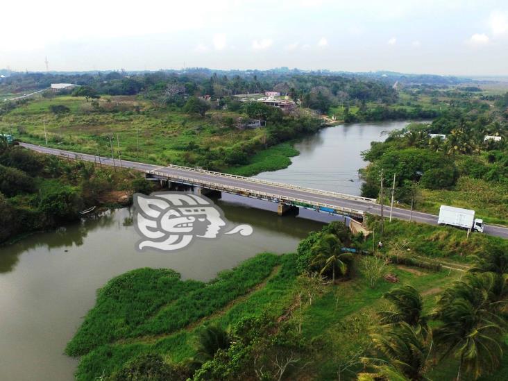 (+Vídeo) Pese a lluvias, ríos Coatza y Calzadas por debajo de sus niveles