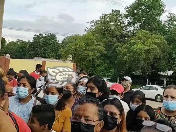 Protestan en secundaria de Chinameca por falta de maestros