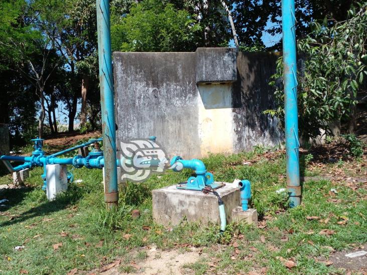 Hasta 3 meses sin agua en la colonia San Cristóbal en Jáltipan