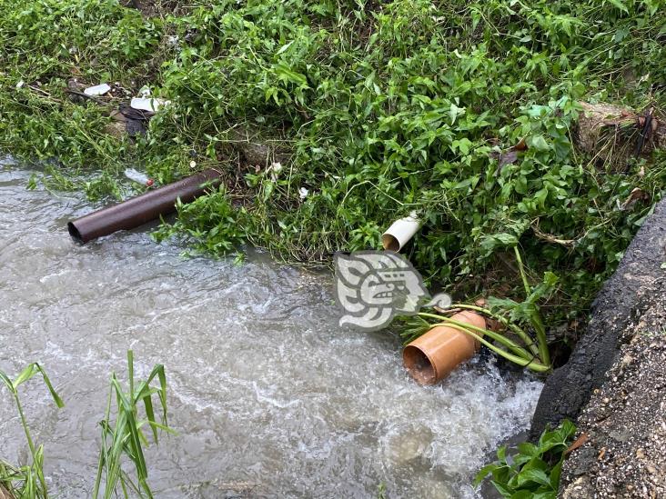 Urgen alcantarillas en arroyo de Minatitlán; temen inundaciones