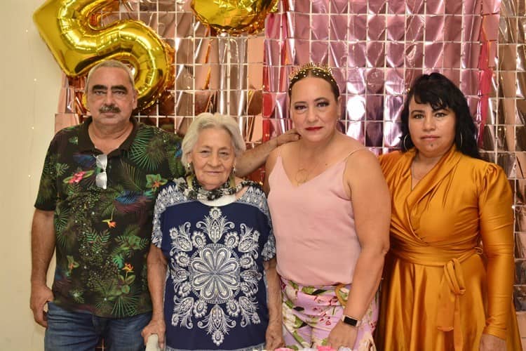 Norma Luz Hernández de Rocha cumplió un año más de feliz existencia