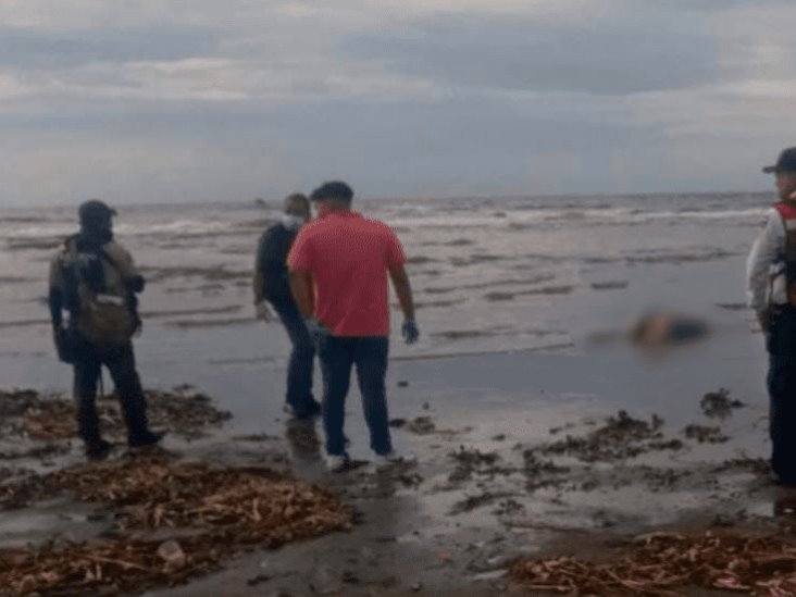 Encuentran cadáver de una mujer sobre playa en Veracruz, fue hallada por pescadores