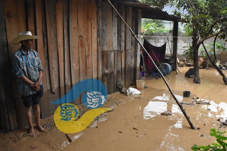 (+Video) Barrancada afecta a más de más de 300 viviendas en Acultzingo