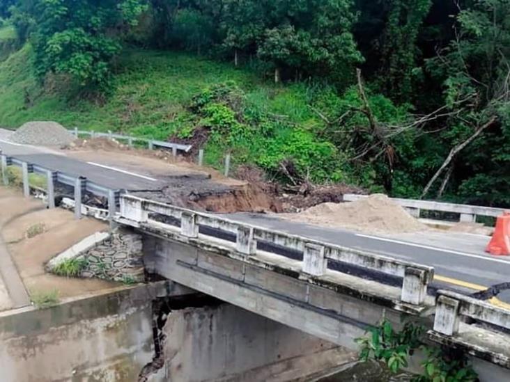 Colapsa puente en Chiapas por intensas lluvias