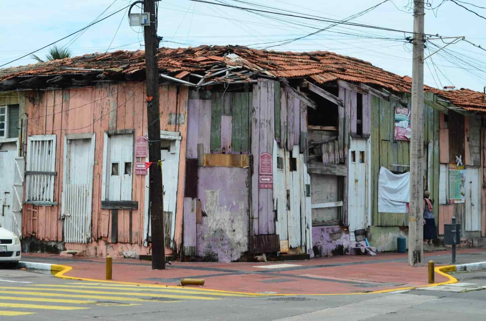 Habitantes del Barrio de la Huaca piden certeza jurídica para rehabilitar  las casas