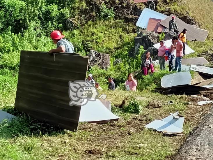 Vuelca tráiler en el libramiento Xalapa-Perote; hay tres lesionados