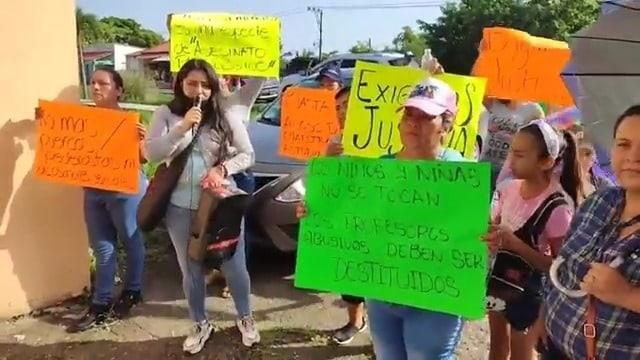 Padres de familia piden la detención de profesor en Nautla por retención de menor