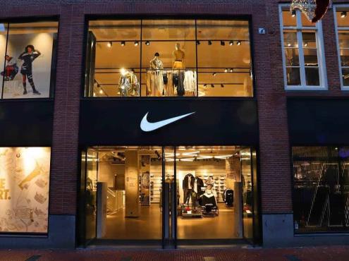 Nike suspende ventas en tiendas asociadas de Rusia por guerra en Ucrania