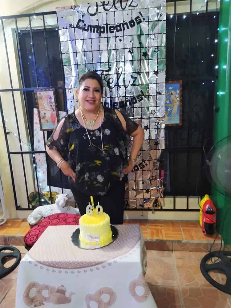 Celia Flores Menéndez estuvo muy celebrada por 60 años de feliz vida