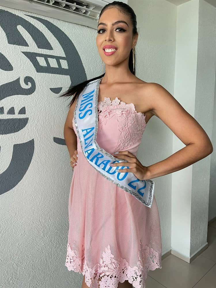 Comité de la organización Miss Mundo Alvarado visita periódico Imagen de Veracruz