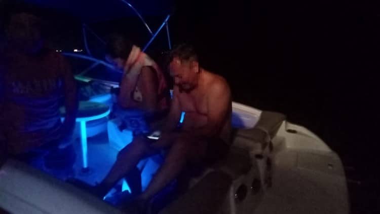 Rescata Semar a tripulación de embarcación encallada en Isla de Enmedio