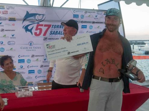 Domingo Collado, gana el Torneo Internacional del Sábalo de Plata “Mercury 2022”