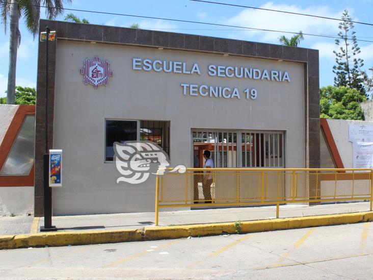 Regresan a clases presenciales todo los alumnos en la ETI 19