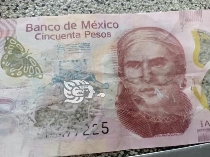 Persiste la estafa con billetes falsos en comercios de Acayucan