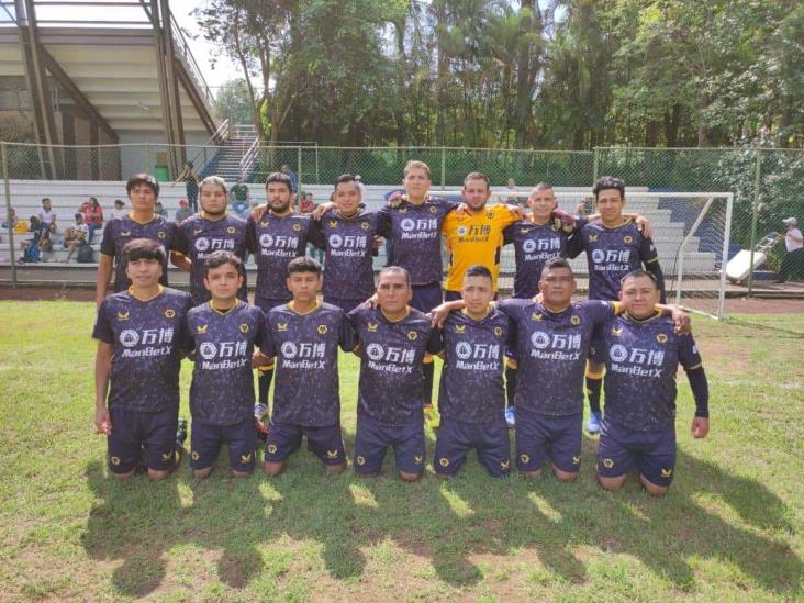 Jugadores de fútbol con discapacidad auditiva logran avanzar con “FC Xalapa”