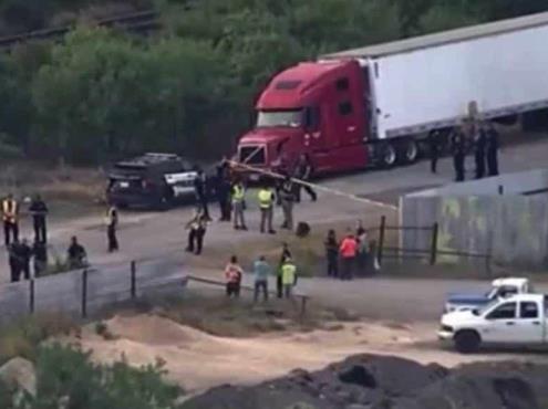 (+Video) Sube a 53 la cifra de migrantes hallados muertos en un camión en Texas