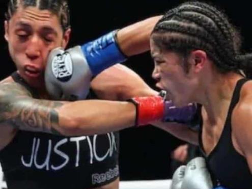 Boxeadora mexicana implora para detener su pelea