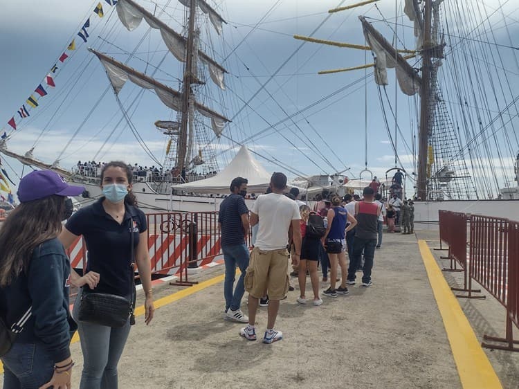 Inicia el lunes con filas para subir a veleros del Festival Velas Latinoamérica 2022