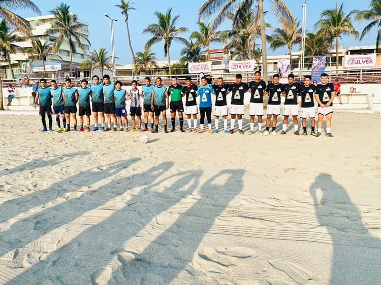 Gana equipo de CEULVER Torneo de Futbol Playero en Veracruz