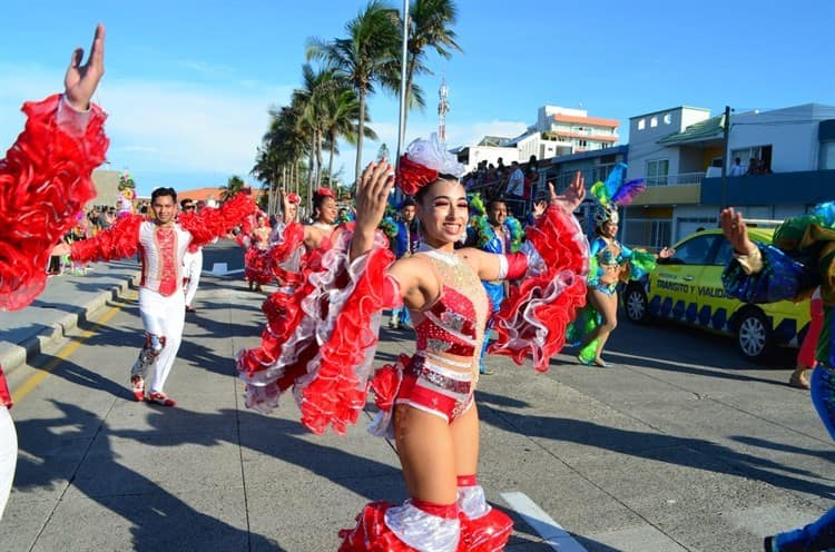 Realizan rumbata en el bulevar Ávila Camacho previo al Carnaval de Veracruz(+video)