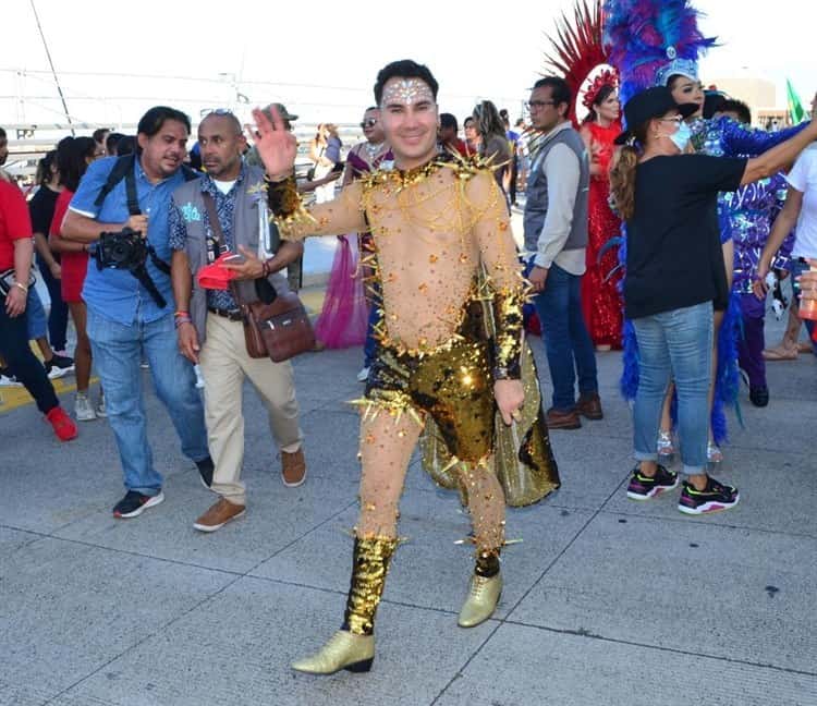 Realizan rumbata en el bulevar Ávila Camacho previo al Carnaval de Veracruz(+video)