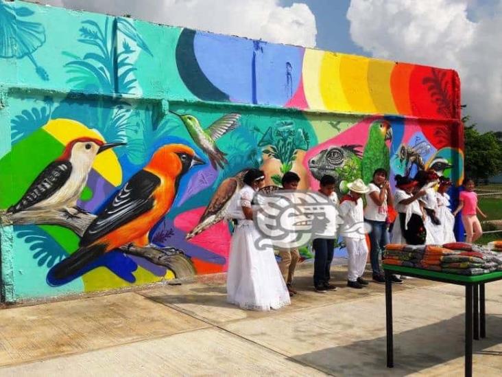 (+Video) Inauguraron dos murales en la Escuela Francisco Villa, de Minatitlán